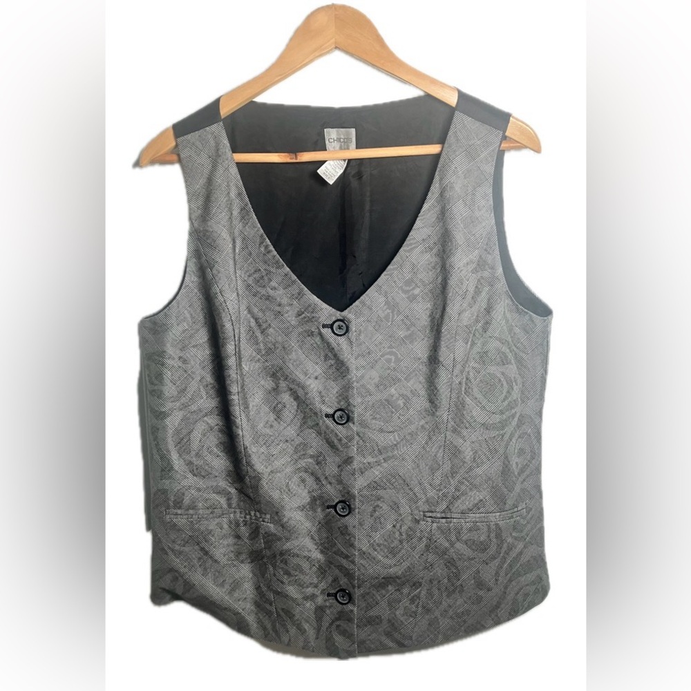 Chico’s Gray Patterned Button‑Front Vest